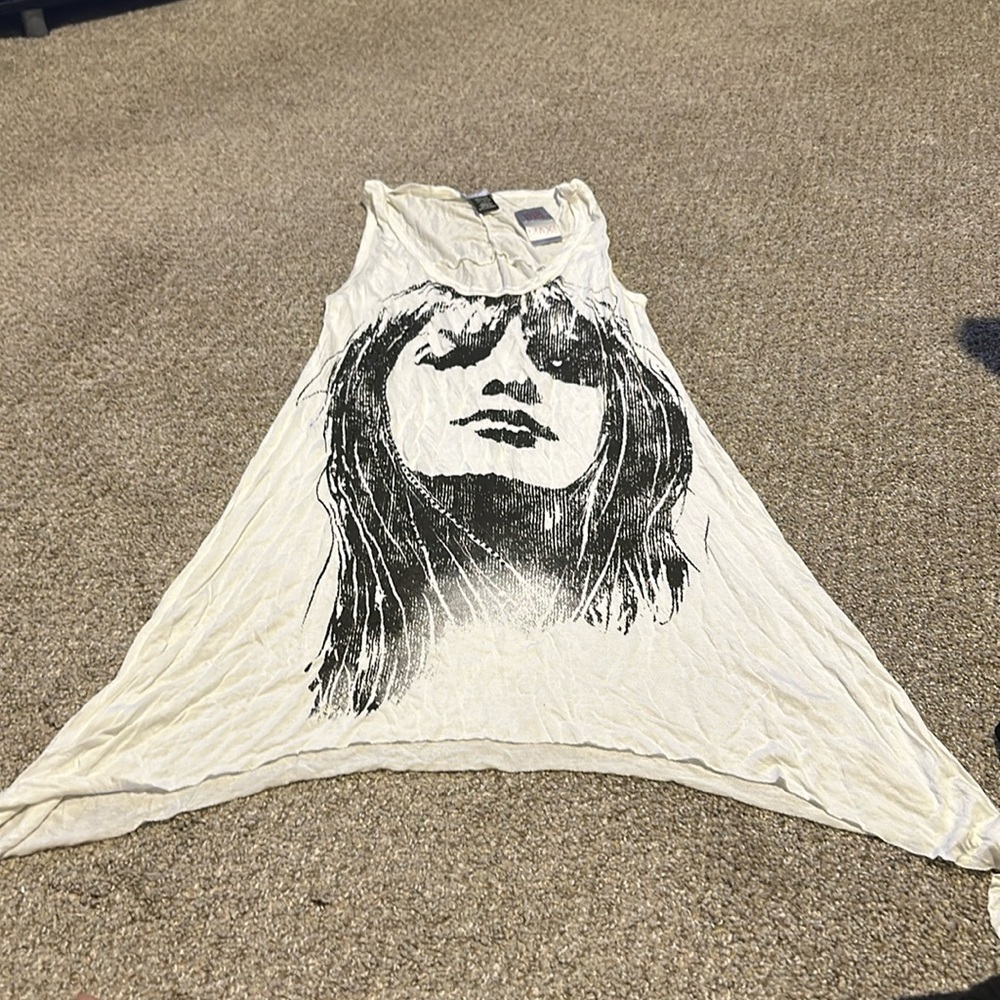 Women’s graphic Tank